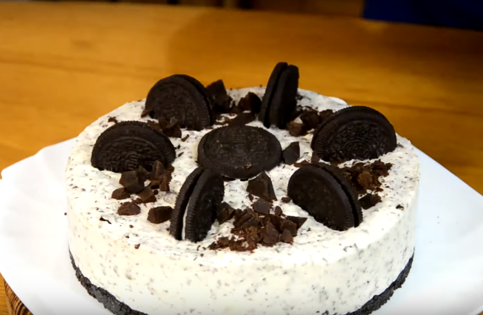 Мега-шоколадный торт «орео»