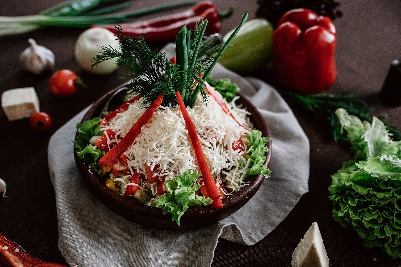 Шопский салат – вкуснейшая овощная закуска: рецепт с фото и видео