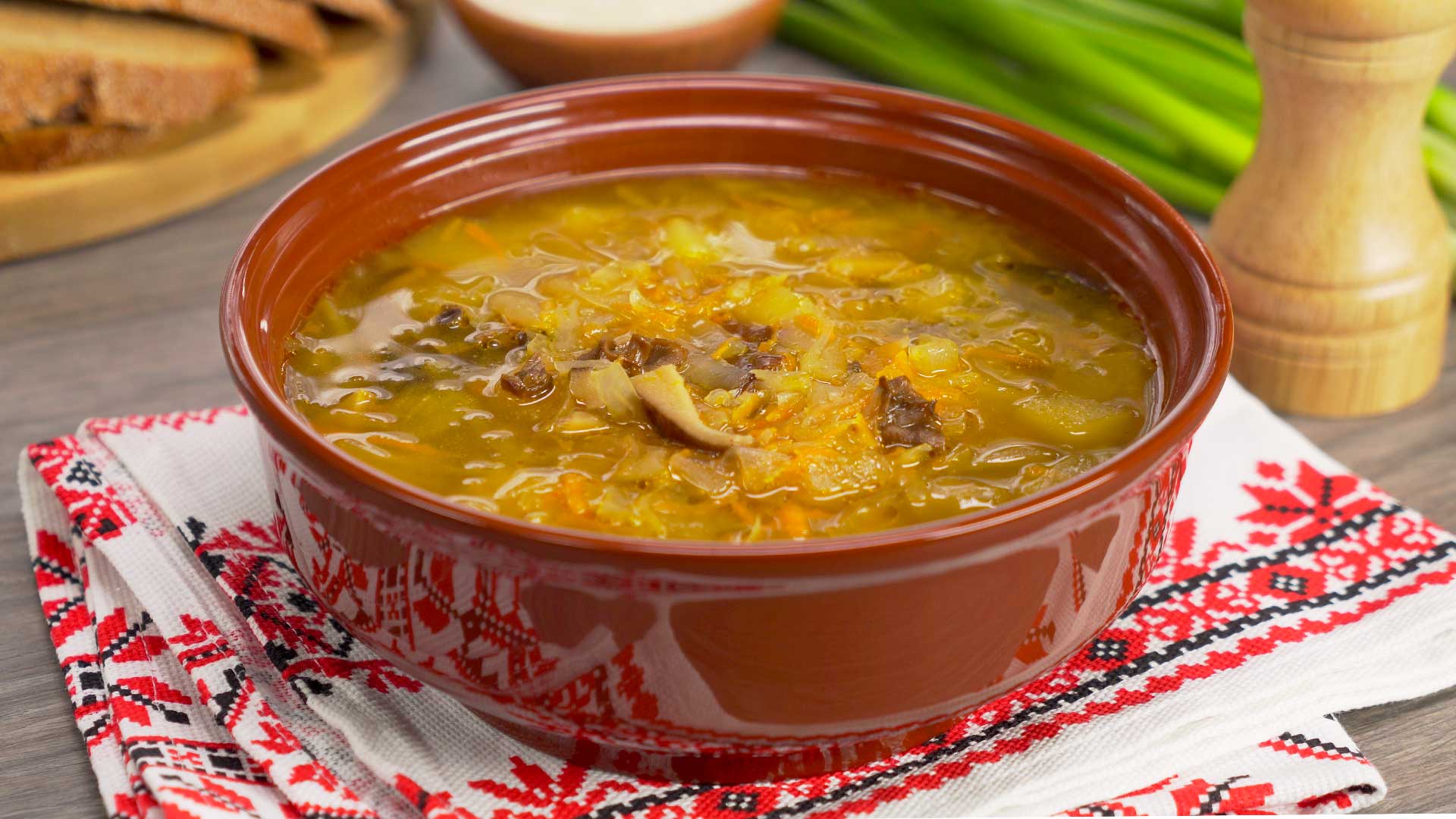 Капустняк — очень вкусный суп со свежей капустой (2 рецепта)