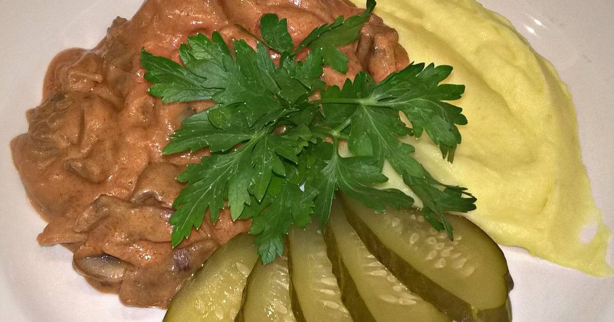 Бефстроганов из говядины – 12 классических рецептов мяса с подливкой на сковороде