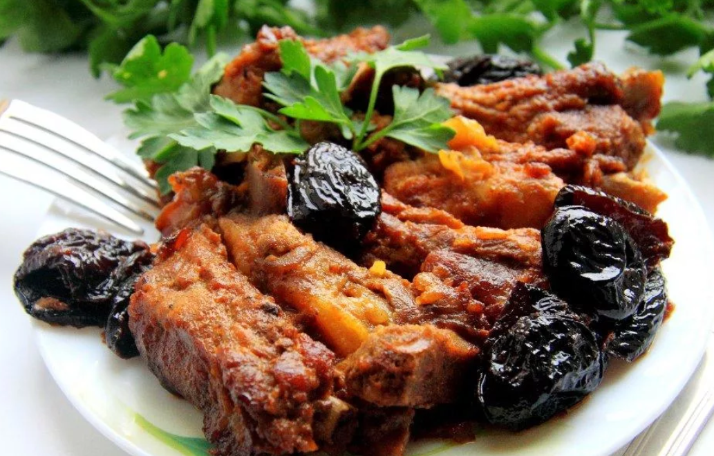 Блюда из говядины с черносливом: 23 домашних вкусных рецепта