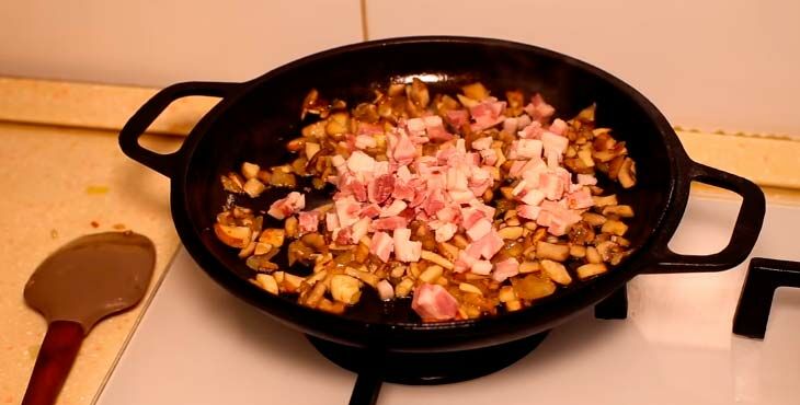 Картофель с грибами (постное горячее блюдо)