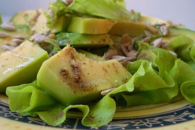 Салаты из авокадо: 5 самых популярных и вкусных рецептов