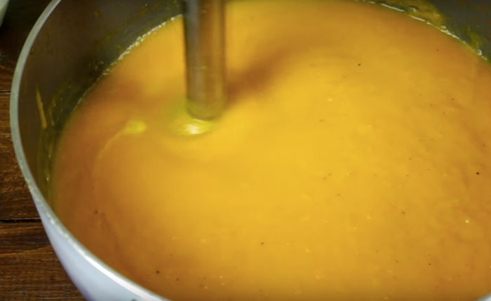 Лёгкий суп с тыквой и фрикадельками
