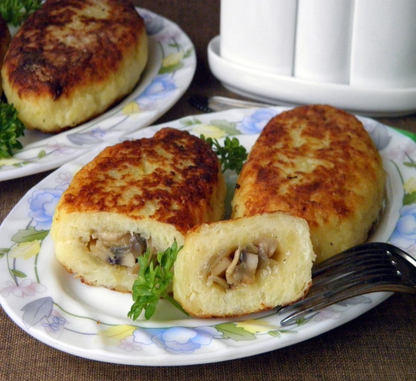 Картофельные зразы с мясным фаршем (котлетой внутри) на сковороде пошаговый рецепт с фото