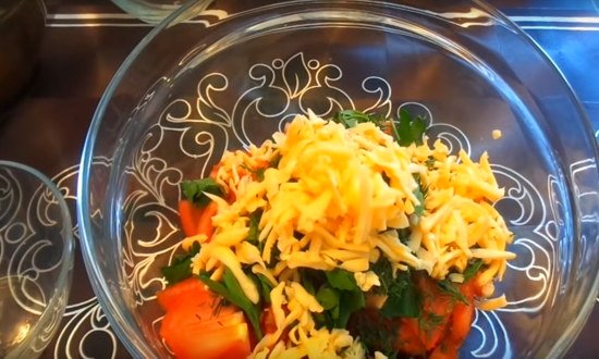 Салат со свеклой, кукурузой и морковью