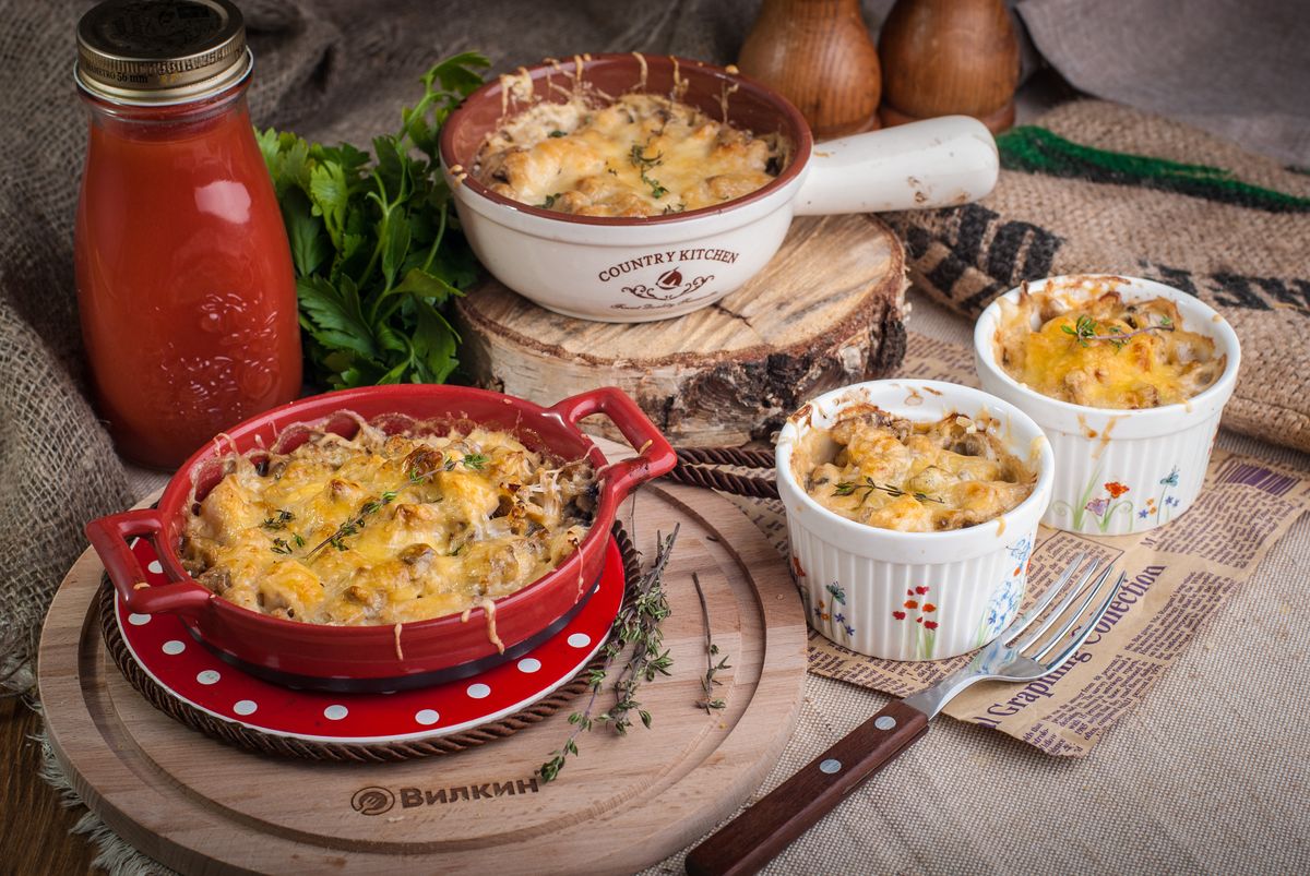 Жульен в горшочках в духовке с картошкой и курицей в духовке рецепт с фото