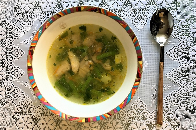 Суп с копчёной курицей и стручковой фасолью