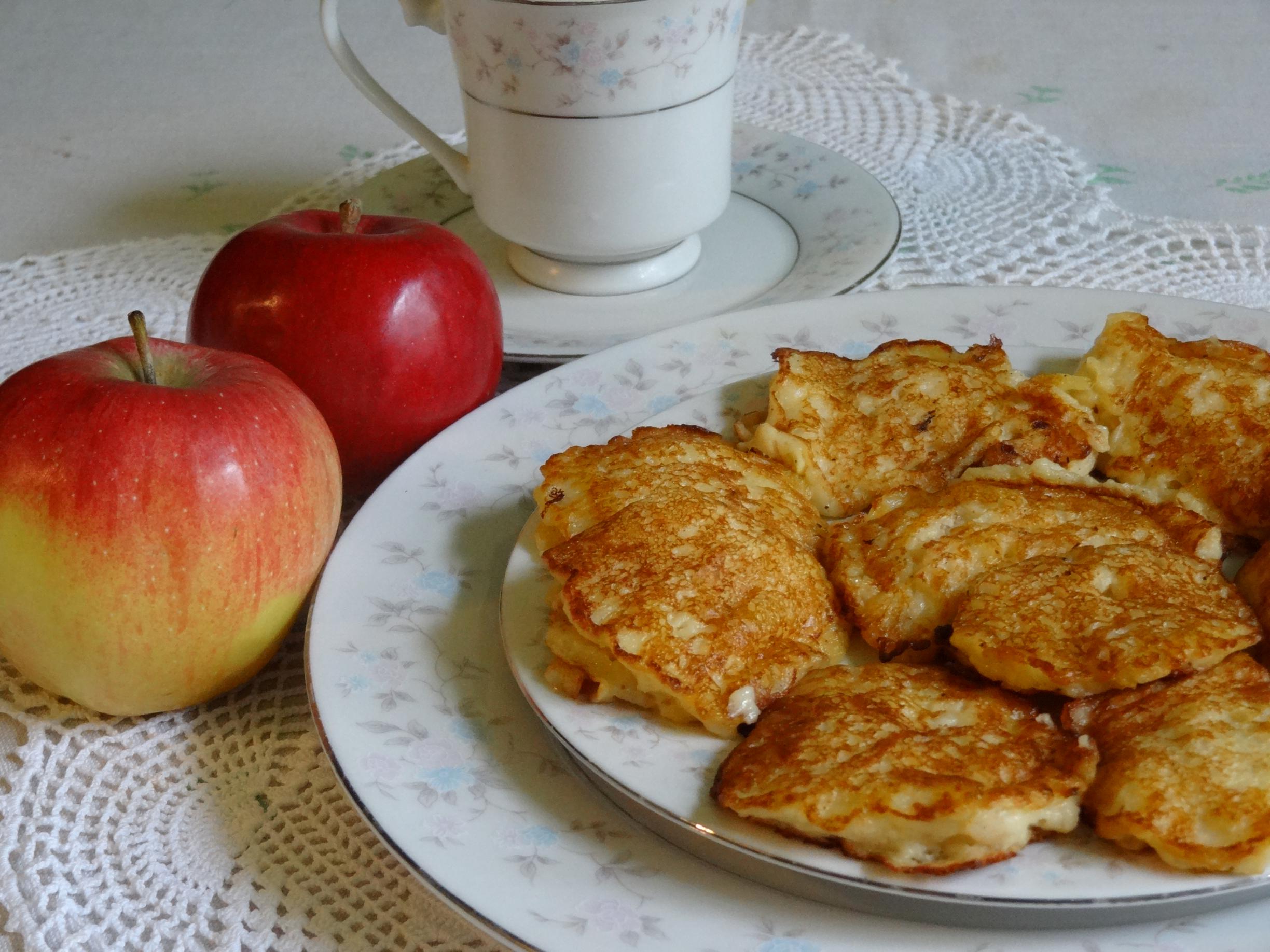 Топ-7 лучших рецептов пышных оладьев с яблоками