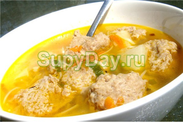 Лёгкий суп с тыквой и фрикадельками