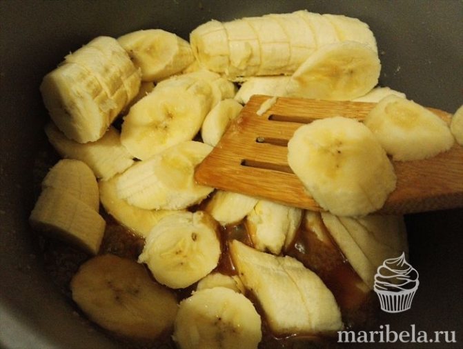 Жареный банан в карамели