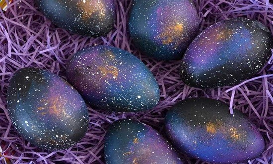 Как покрасить яйца на Пасху куркумой