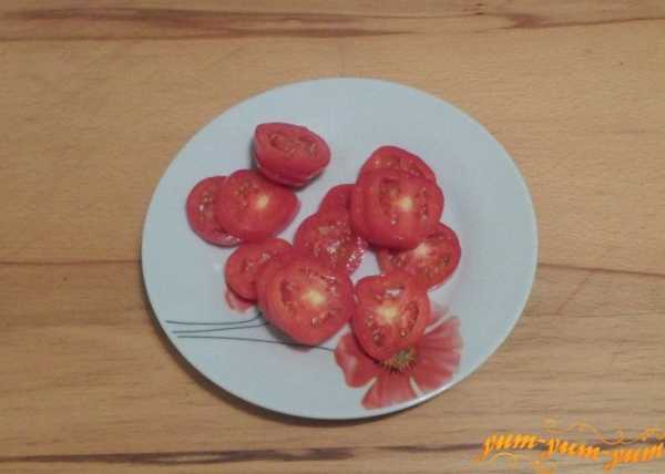 Слоёный салат с ветчиной и помидорами