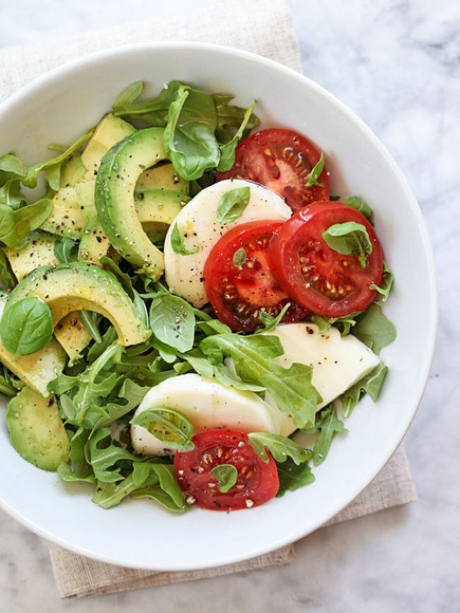 Вкусные салаты с авокадо — 11 простых рецептов в домашних условиях