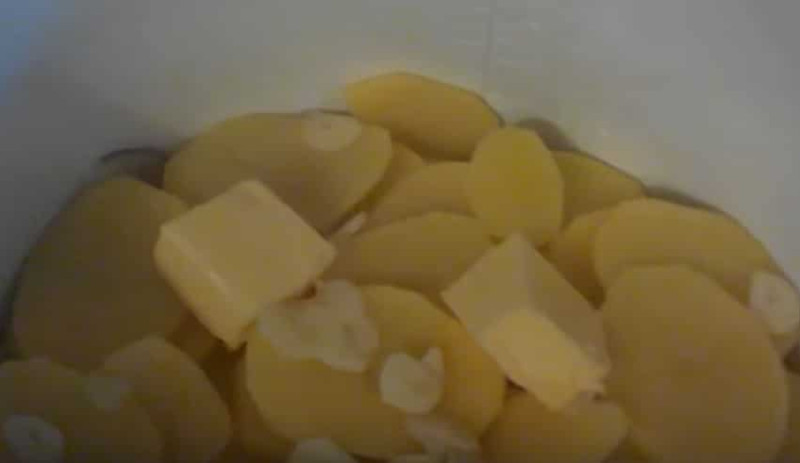 Паштейги из трески с сырным соусом