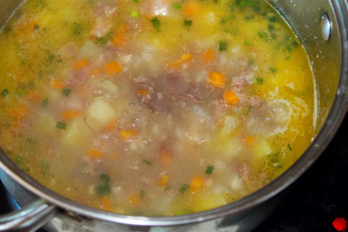 Суп из тушенки - быстрое и доступное блюдо: рецепт с фото и видео