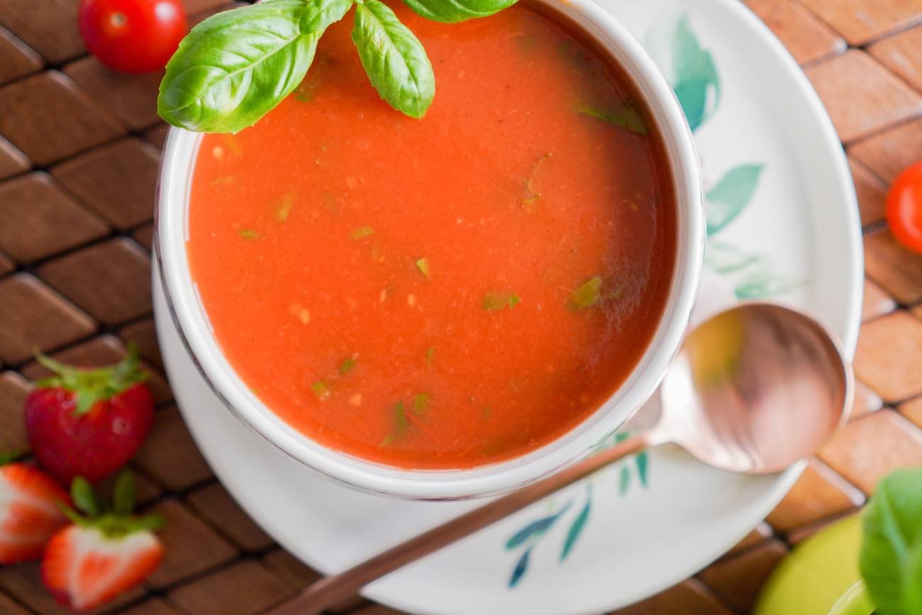 Томатный суп с фасолью без мяса: рецепты и общие принципы приготовления