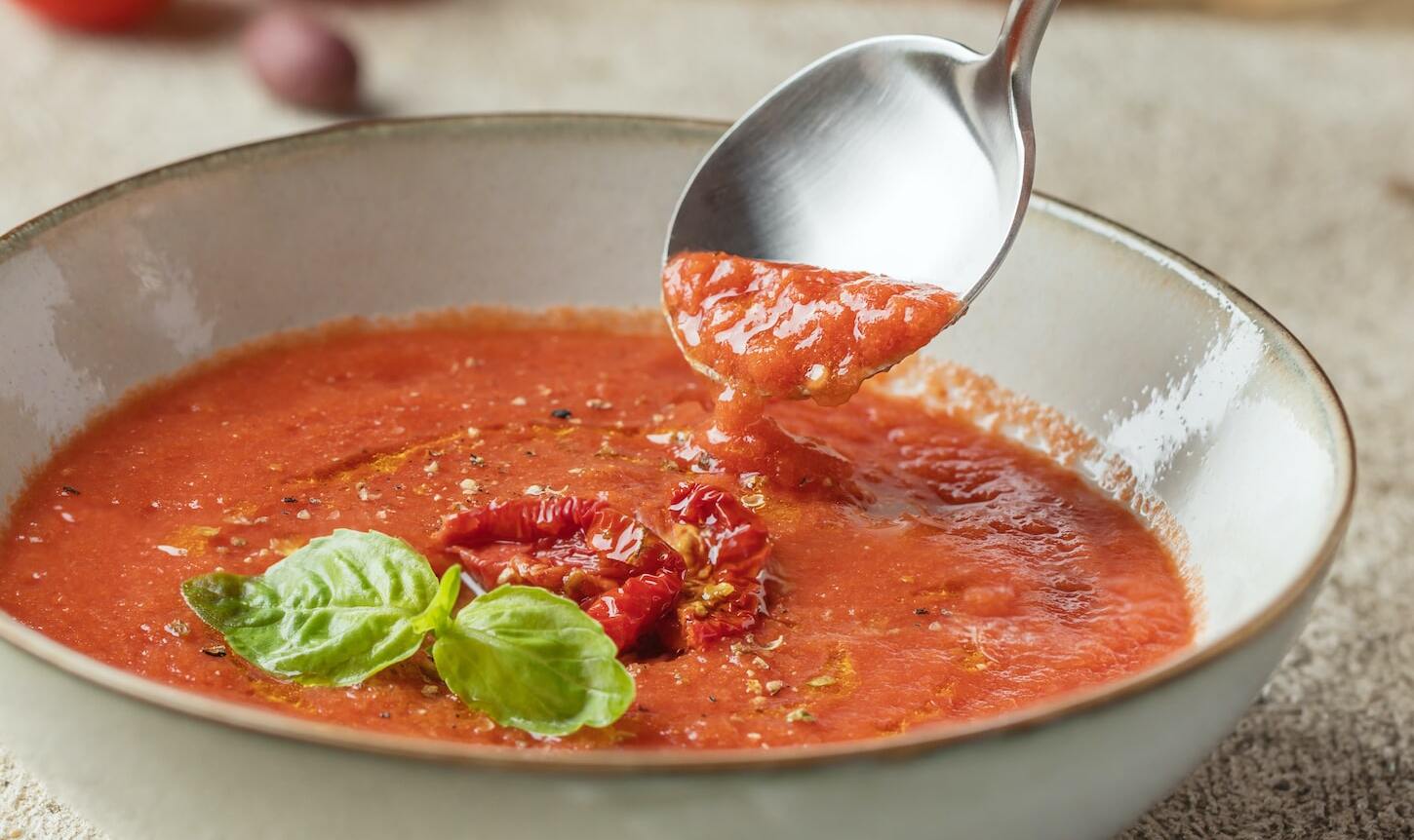 Как приготовить суп гаспачо: топ-10 летних рецептов