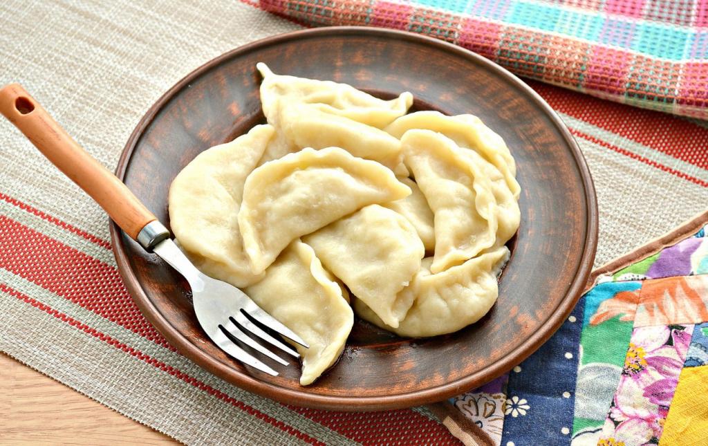 Вареники с картошкой и луком: рецепт вкуснейшего второго блюда