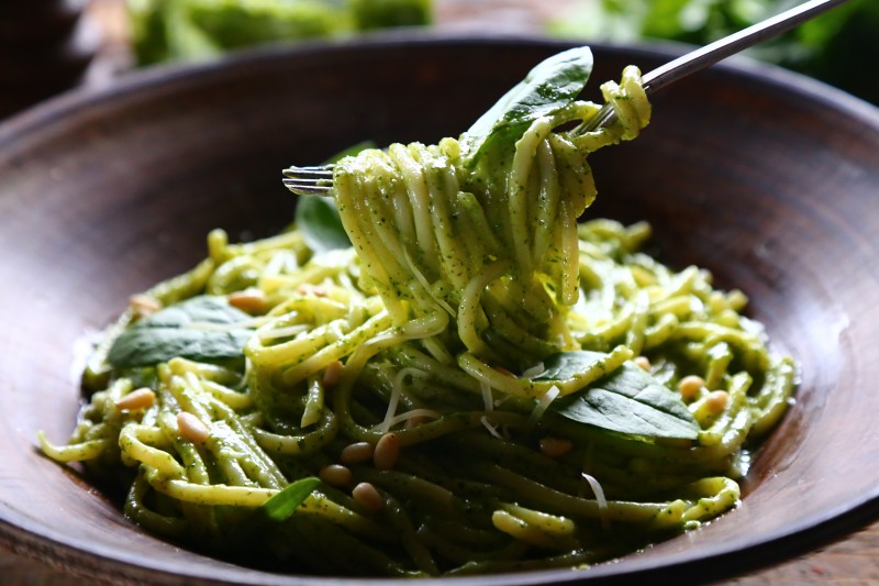 Салат со шпинатом – 6 простых и вкусных рецептов