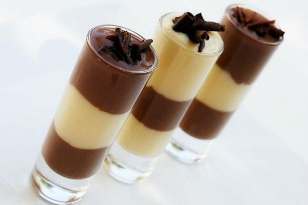 Творожно-шоколадный десерт с малиной