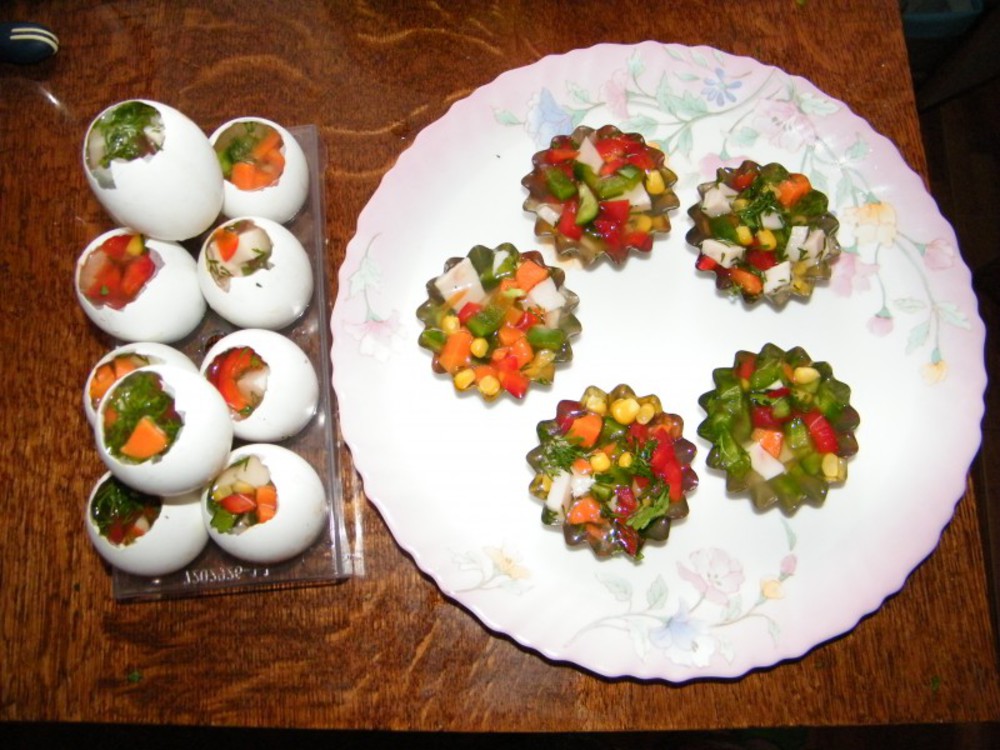 Заливный яйца- пошаговые рецепты закусок с фото