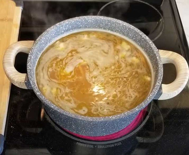 Куриный суп с клецками в мультиварке