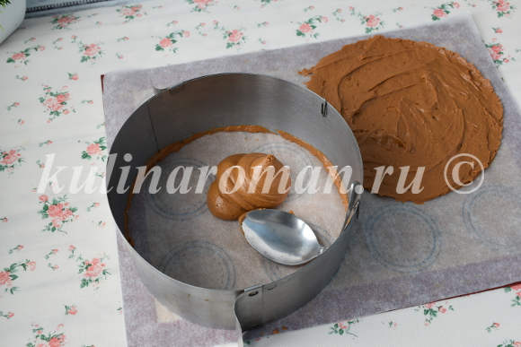 Муссовый торт с карамельно-ореховым слоем (без выпечки)