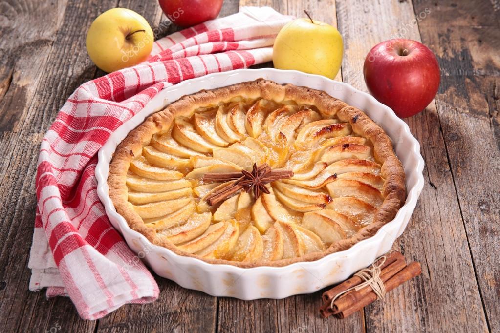 Пирог с яблоками из слоеного теста. пошаговые рецепты приготовления в духовке