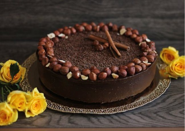 Шоколадный торт с грецкими орехами в мультиварке