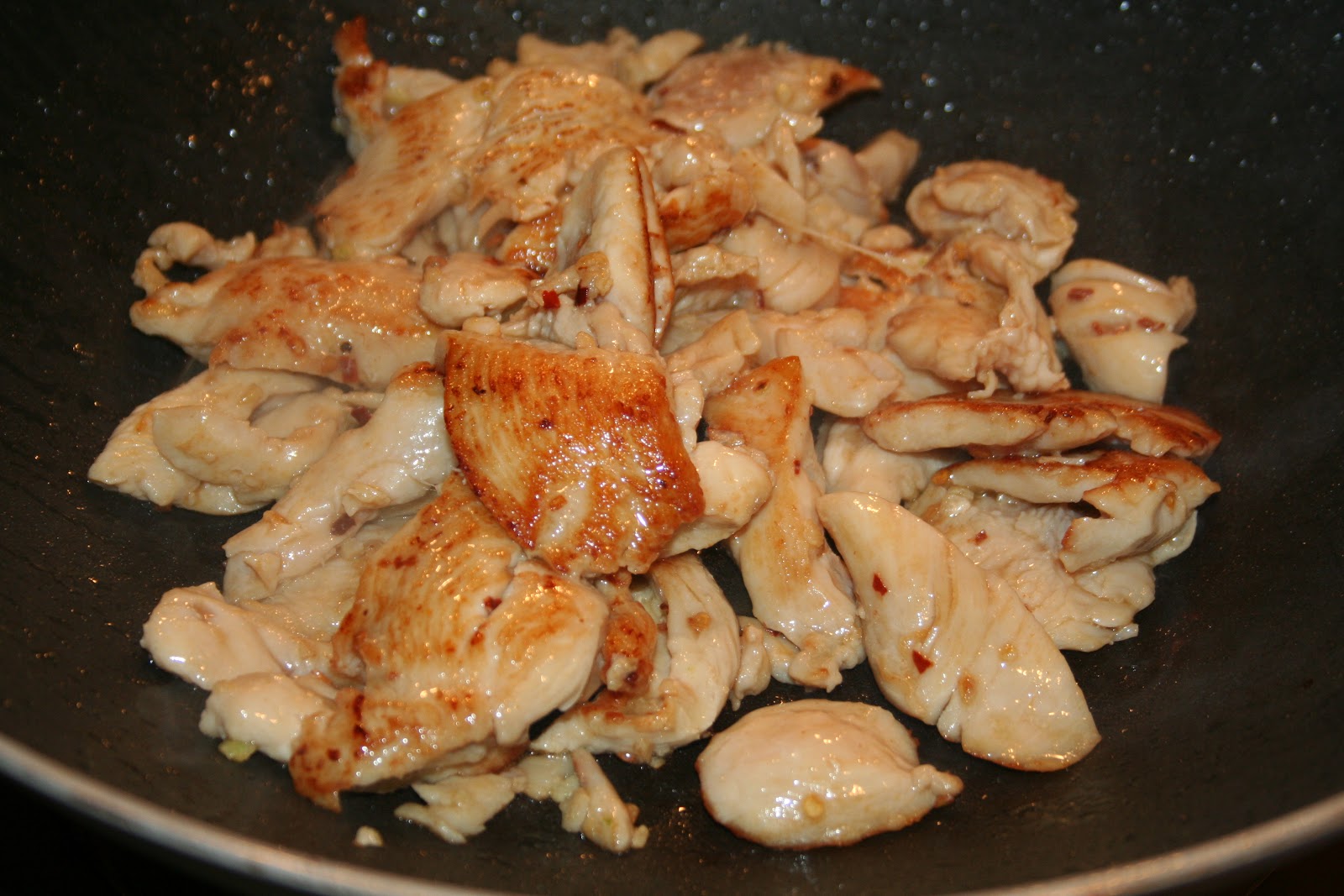 Как пожарить куриное филе на сковороде чтобы оно было сочным и мягким/ рецепт с фото