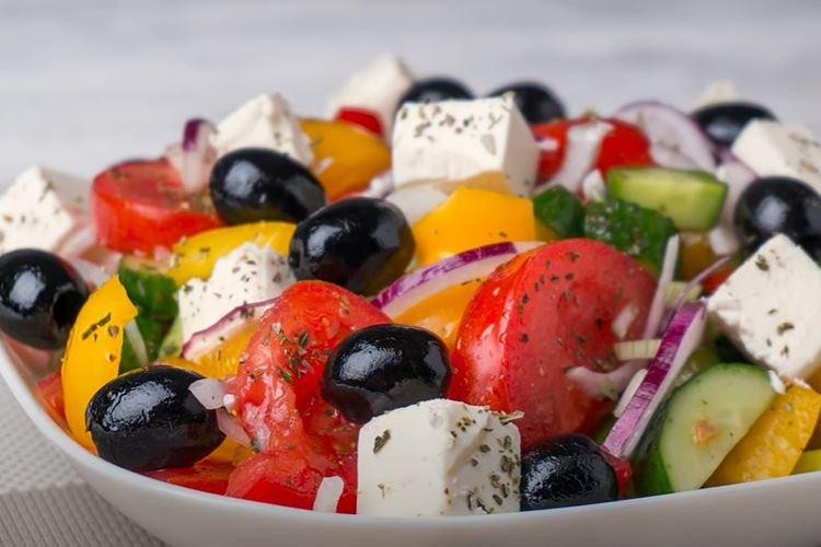 Как приготовить классический греческий салат с фетой по пошаговому рецепту с фото