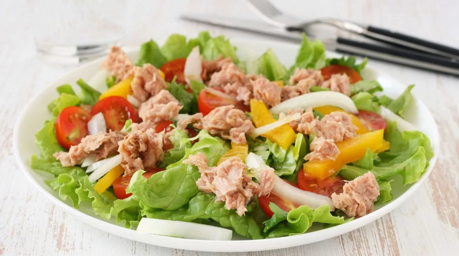 Салат диетический с тунцом. низкокалорийный ужин: 5 рецептов салата с тунцом! | здоровое питание