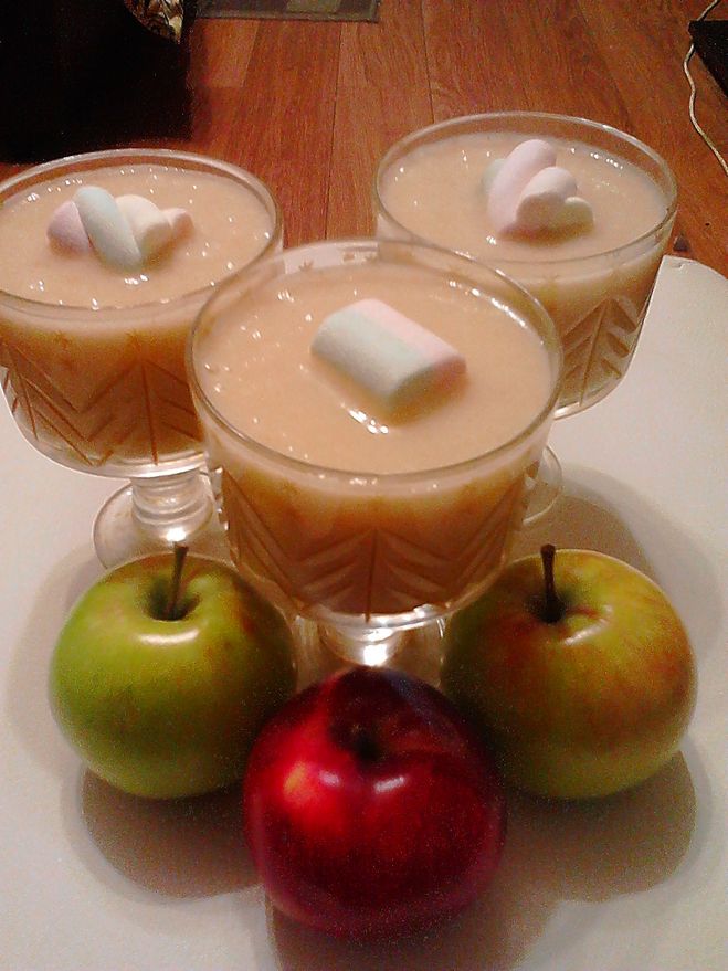 Классическая пышная шарлотка с яблоками в духовке - 10 простых пошаговых рецептов