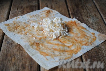 Сосиски в лаваше в картофельно-сырной шубке
