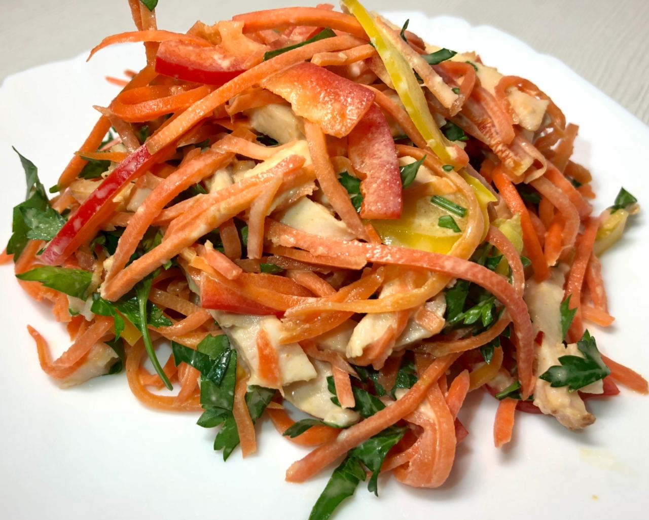 Салаты с корейской морковью: 10 рецептов с фото и видео