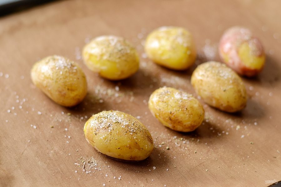 Картошка, запеченная целиком в духовке: 5 рецептов печеного картофеля
картошка, запеченная целиком в духовке: 5 рецептов печеного картофеля