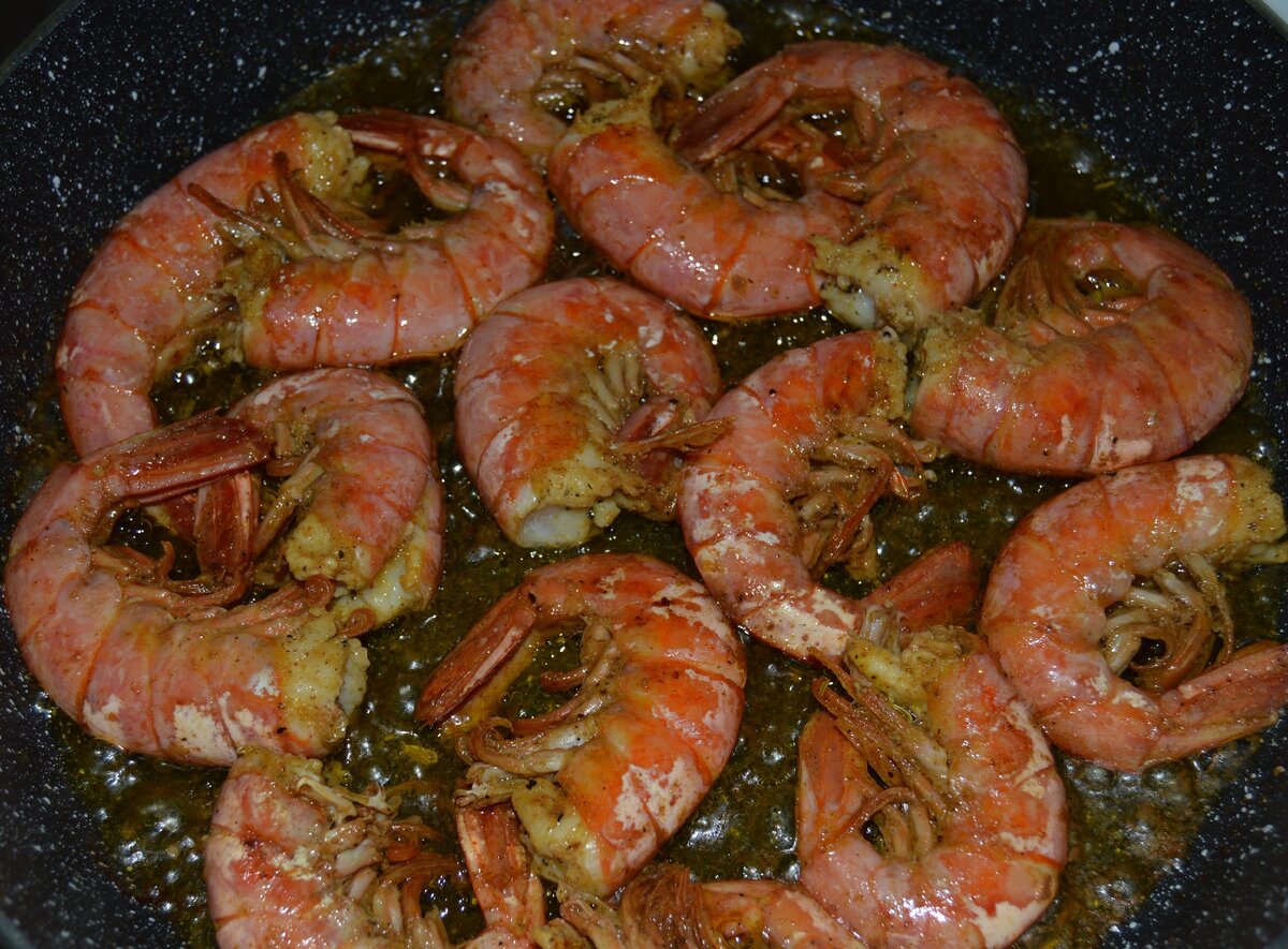 Креветки жареные с чесноком и соевым соусом – рецепт с фото пошагово