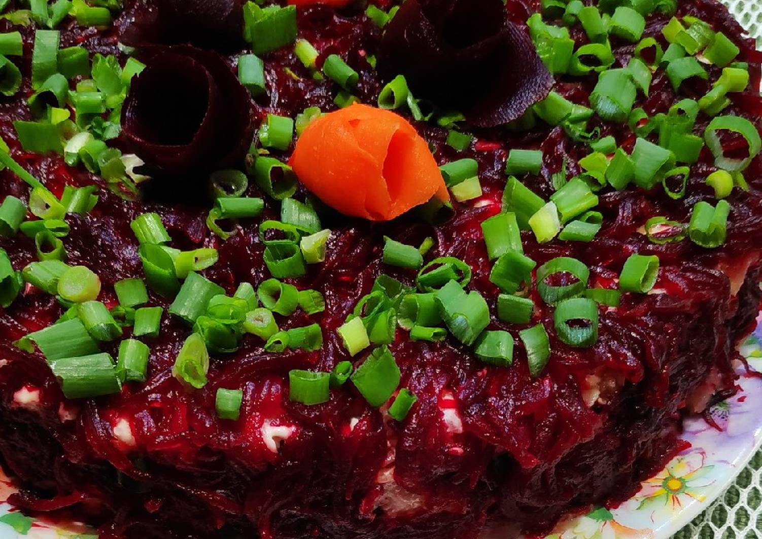 Салат с селедкой — топ-18 простых и вкусных рецептов с фото