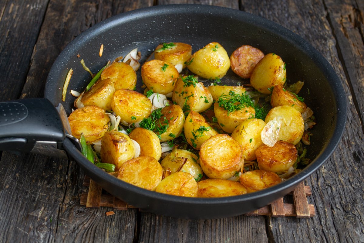 Блюда из молодого картофеля – 8 простых и вкусных рецептов