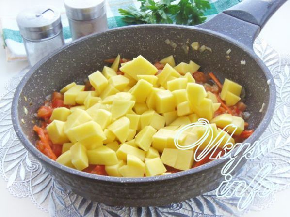 Стручковая фасоль в томатном соусе