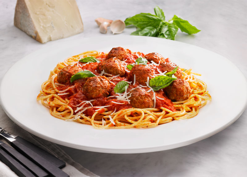 Спагетти с фрикадельками в томатном соусе. | шедевры кулинарии