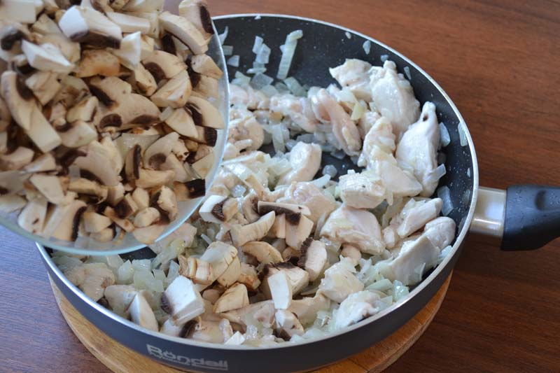 Куриные котлеты в духовке: 8 пошаговых рецептов приготовления