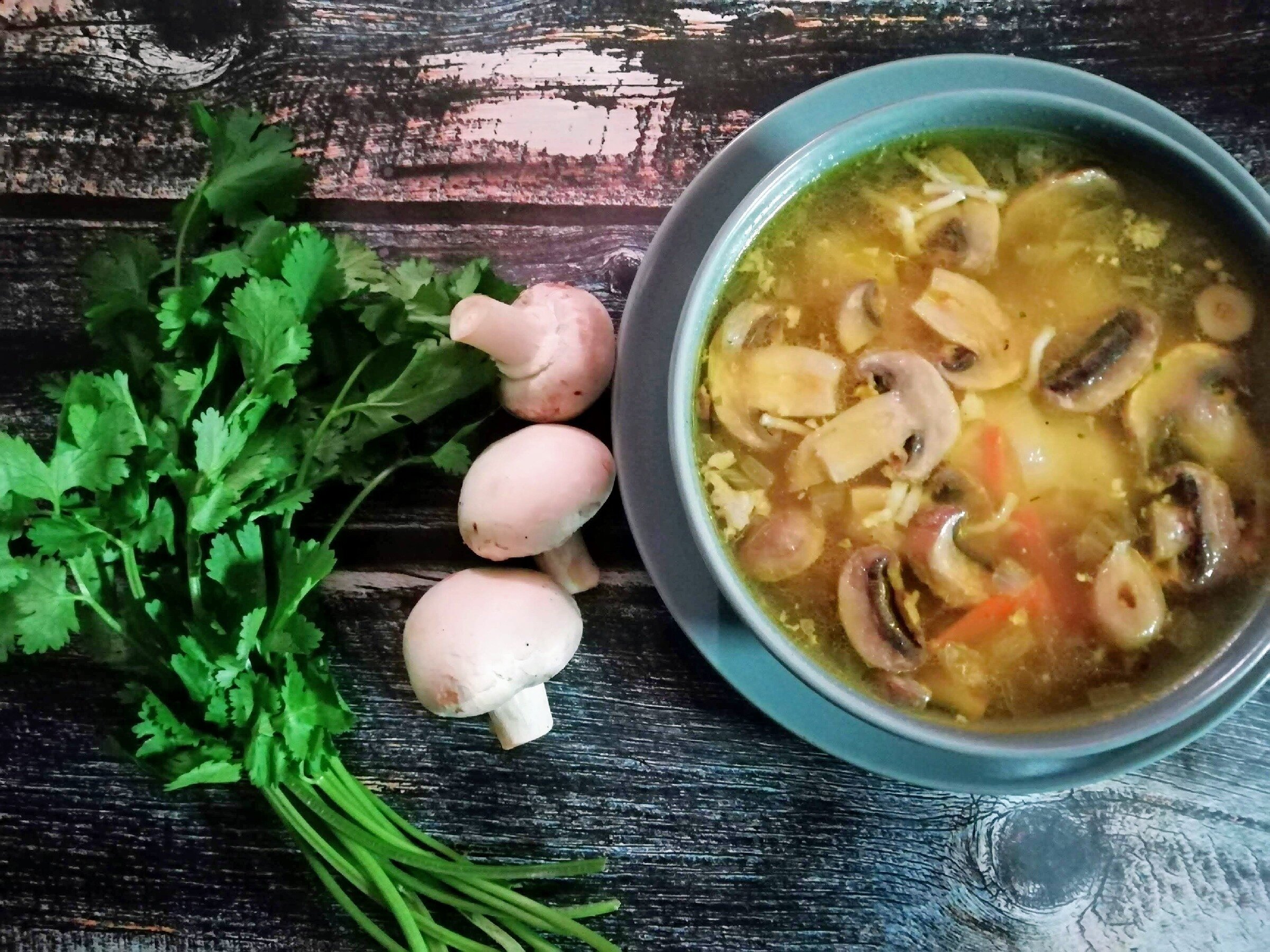 Куриный суп с шампиньонами – полезный и простой рецепт