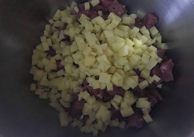 Эчпочмак (или пирожки с мясом и картофелем)