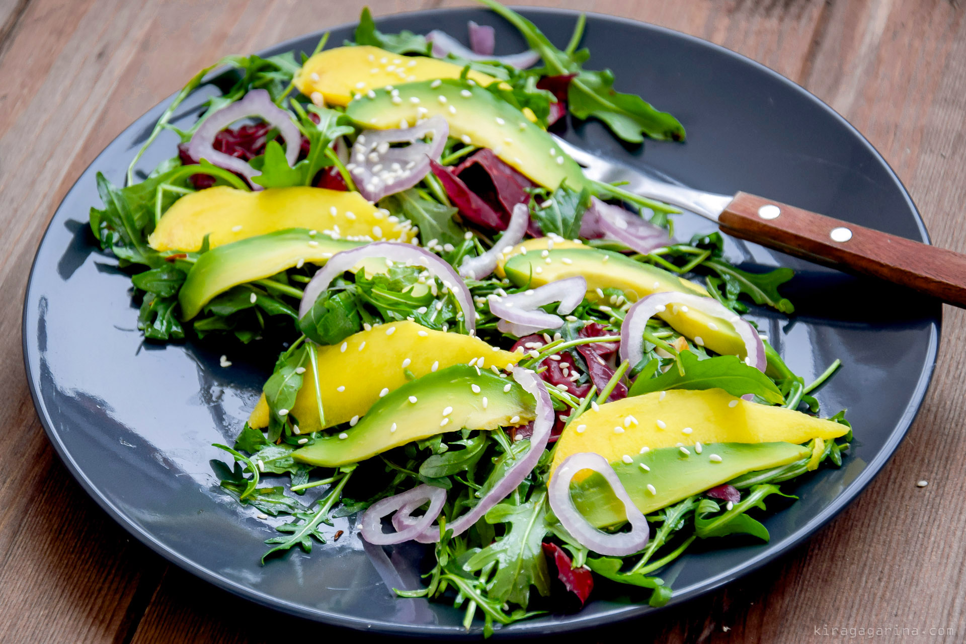 Салат с авокадо — топ-13 очень вкусных рецептов с фото