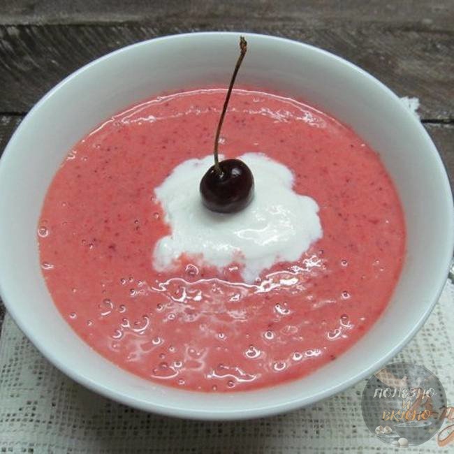 Клубничный холодный суп со сливками - рецепт пошаговый с фото