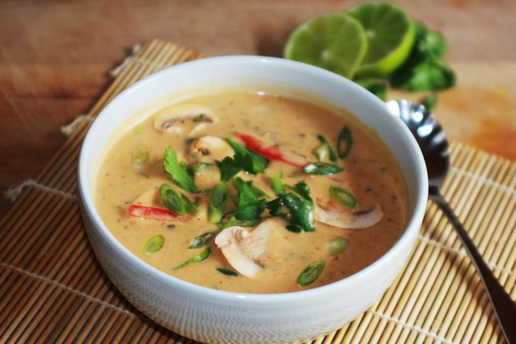 Тайский суп – вкусное блюдо, для любителей остренького: рецепт с фото и видео