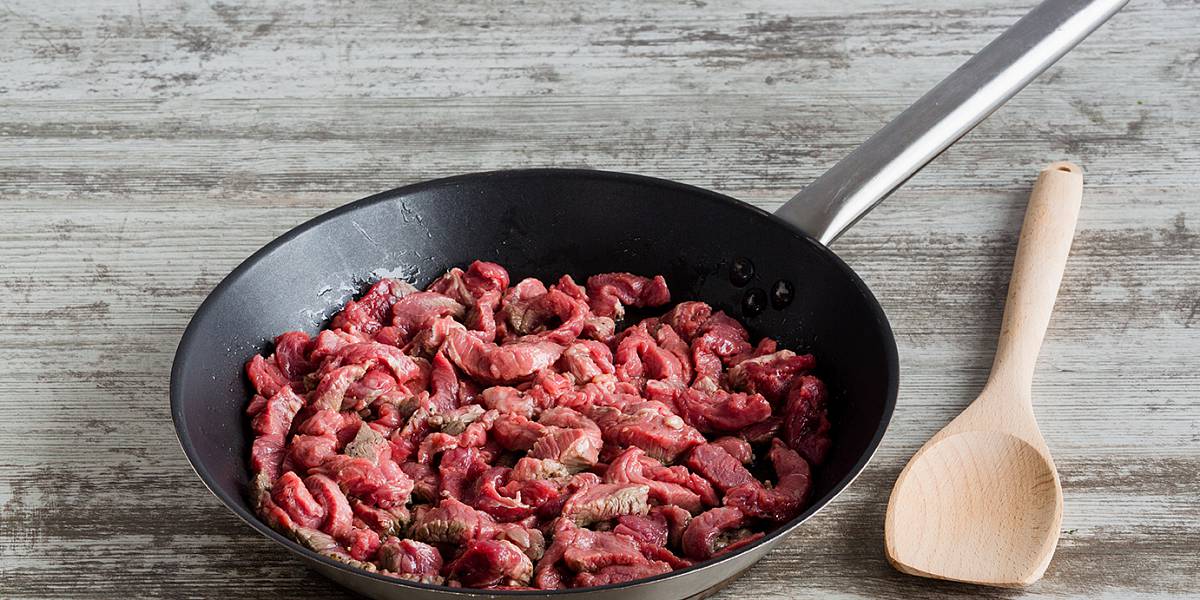 Бефстроганов из свинины с подливкой — 6 рецептов приготовления