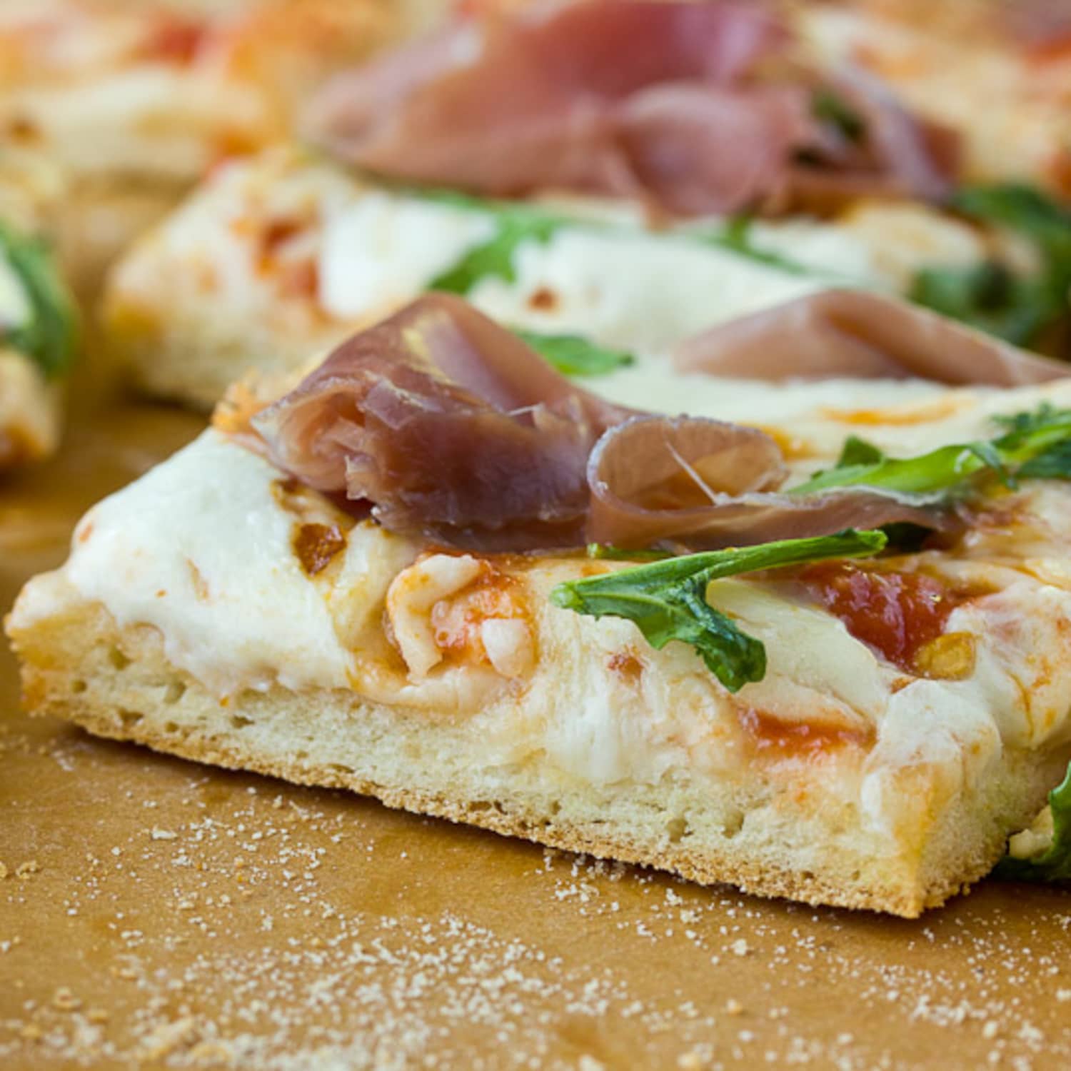 Дрожжевое тесто для пиццы: 7 очень вкусных рецептов